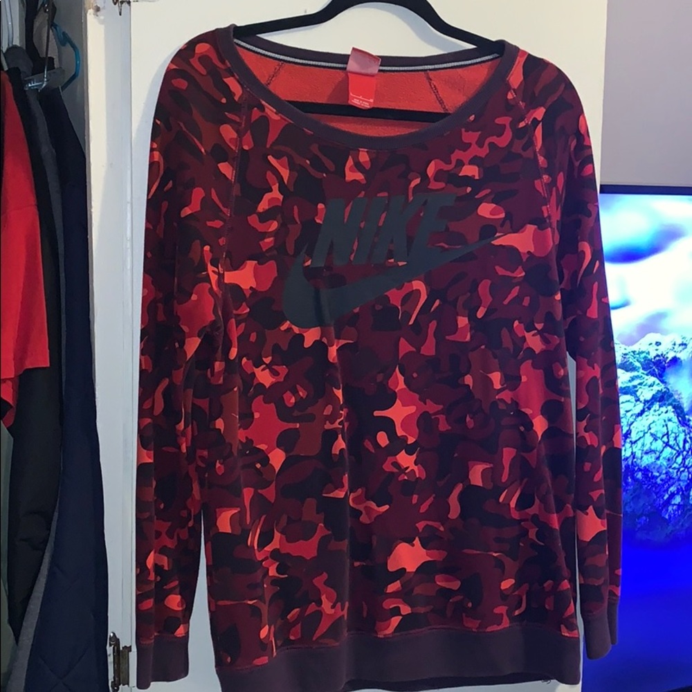 Women’s Nike crew neck sweater